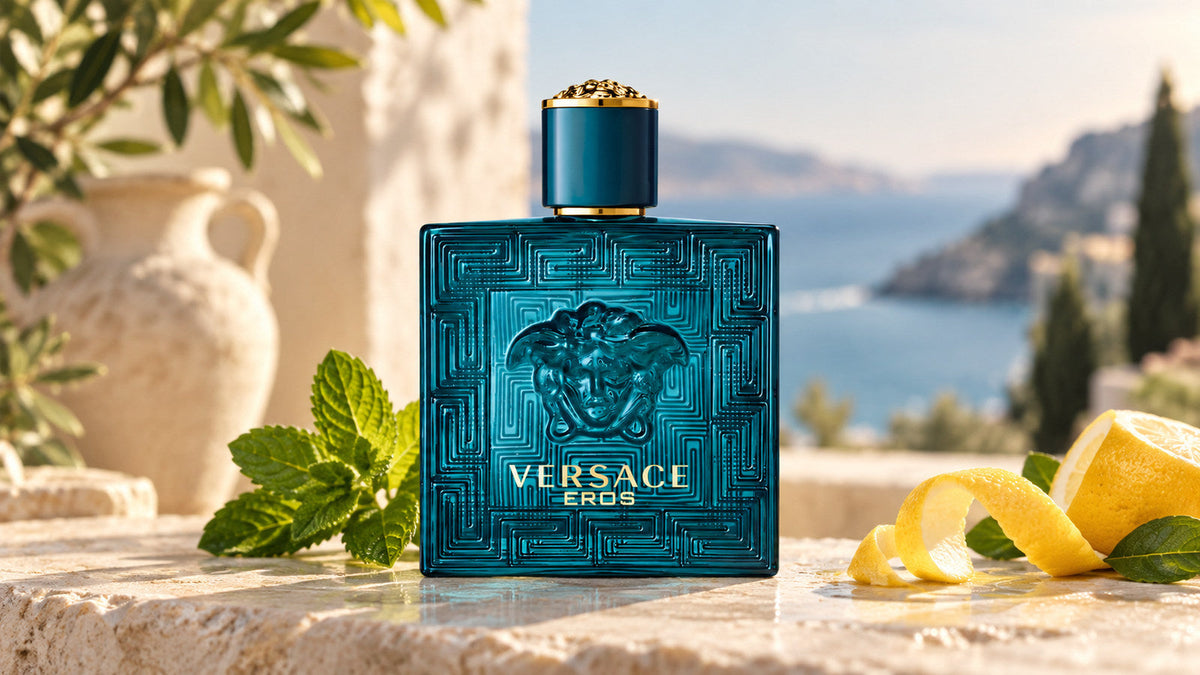Versace Eros ve světlé fotografii s mátou a citrusy