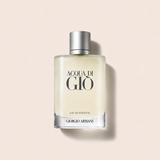 Flakon parfému Giorgio Armani Acqua di Giò EDT na světlém pozadí – MrRizz