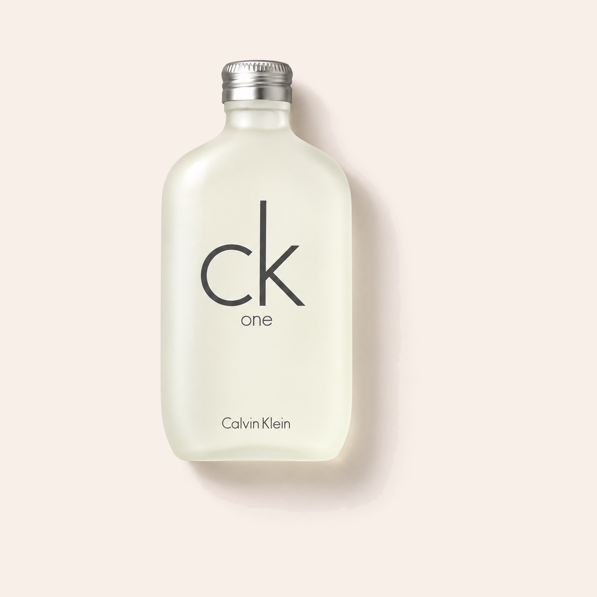 Titulní fotografie Calvin Klein CK One EDT 200 ml na béžovém pozadí – MrRizz