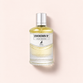 Maison Alhambra Unknown N° Deep Woods EDP 100 ml na teplém růžovém pozadí – MrRizz