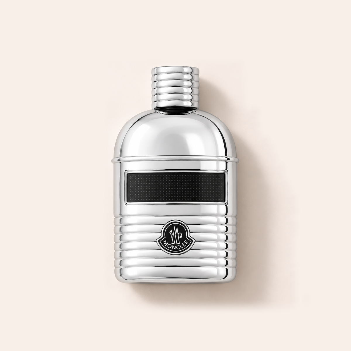 Flakon parfému Moncler Pour Homme EDP 150 ml s LED displejem na béžovém pozadí – MrRizz