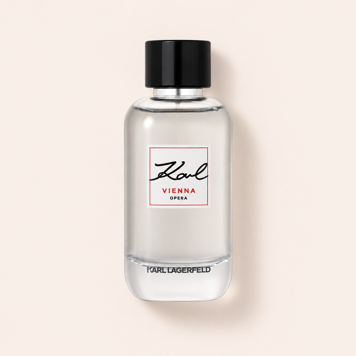 Karl Lagerfeld Karl Vienna Opera 100 ml – produktová fotografie na béžovém pozadí MrRizz