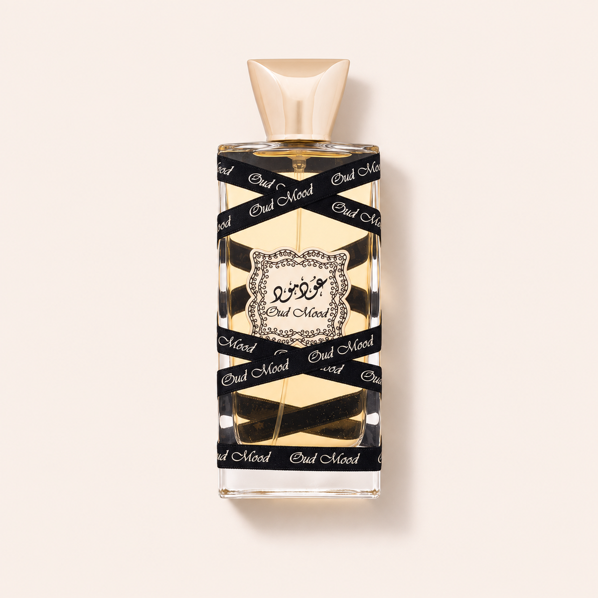 Lattafa Oud Mood 100 ml – produktová fotografie na béžovém pozadí MrRizz