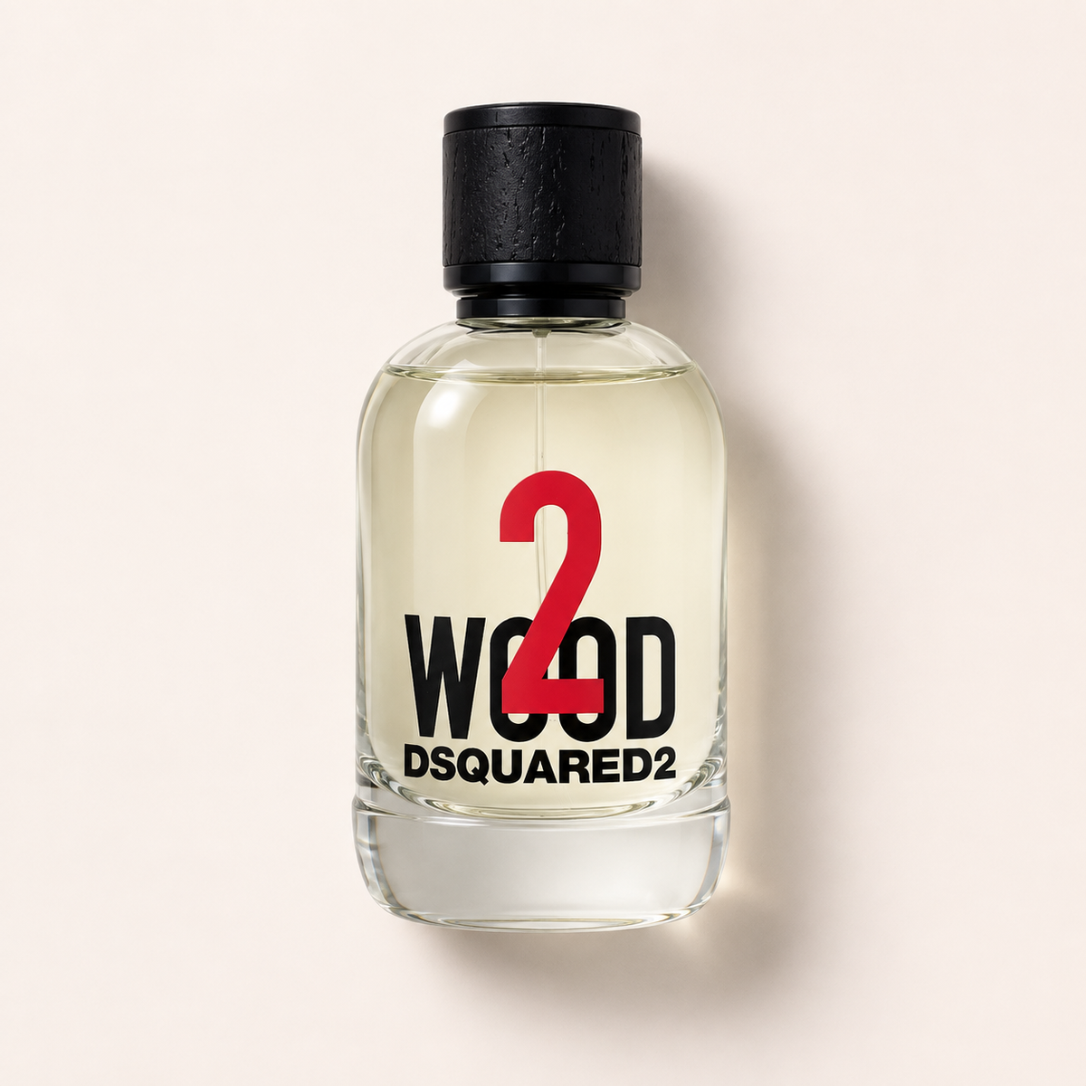 Dsquared2 2 Wood 100 ml – produktová fotografie na béžovém pozadí MrRizz