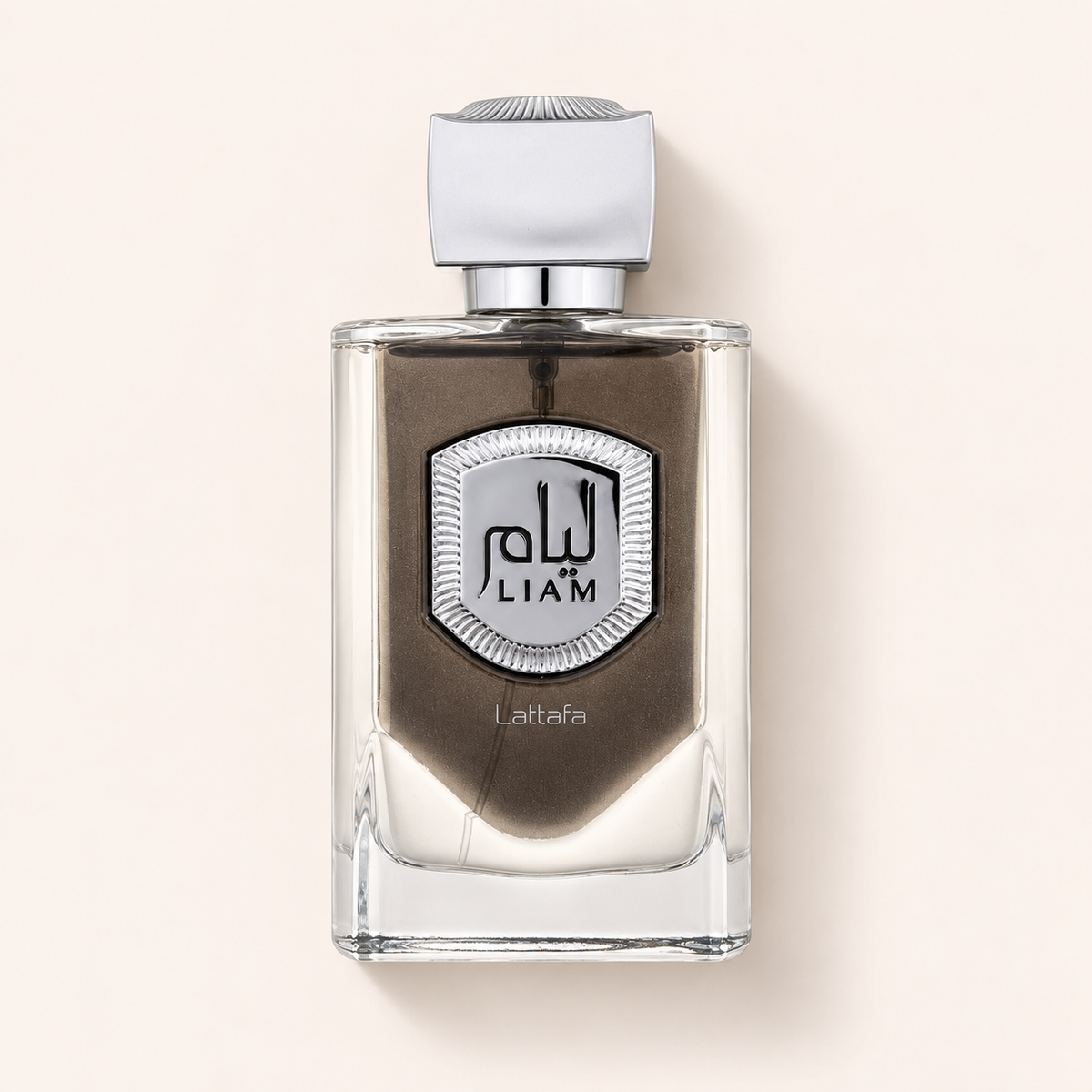 Lattafa Liam 100 ml – produktová fotografie na béžovém pozadí MrRizz