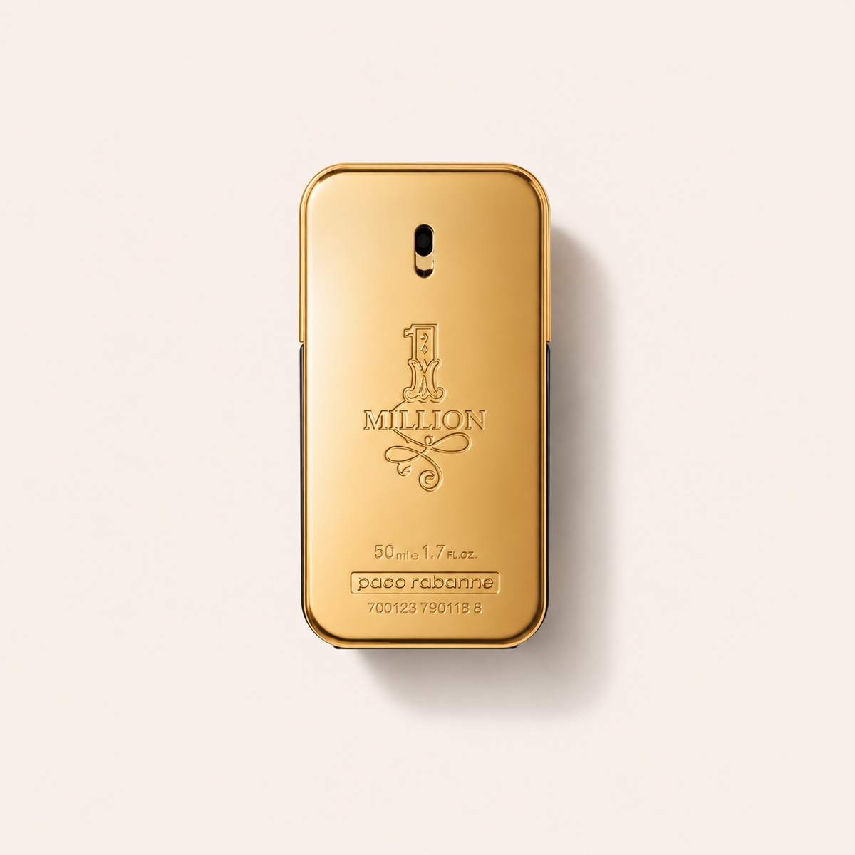 Zlatý flakon Paco Rabanne 1 Million EDT 50 ml na světlém pozadí – MrRizz