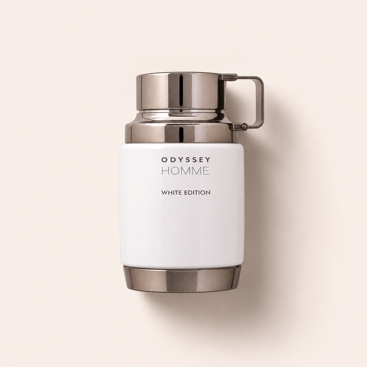 Bílý flakon parfémované vody Armaf Odyssey White Edition 100 ml s kovovým uzávěrem a poutkem – MrRizz