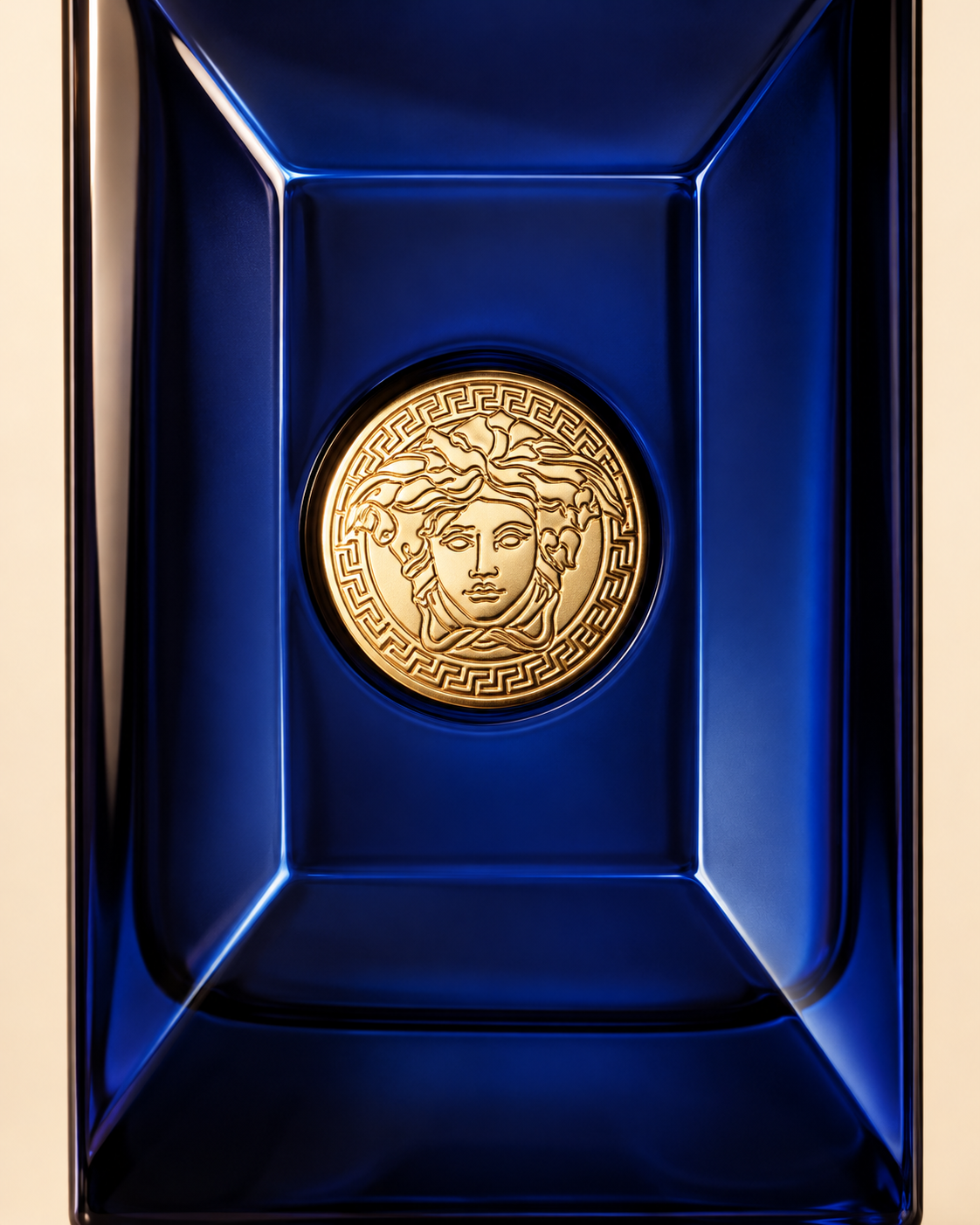Versace Pour Homme Dylan Blue EDT 50 ml – detail flakonu