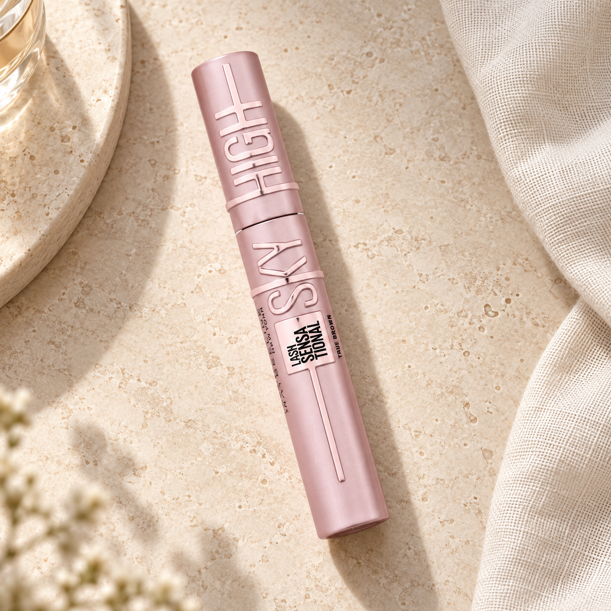 Maybelline Lash Sensational Sky High 7,2 ml – produkt v prostředí