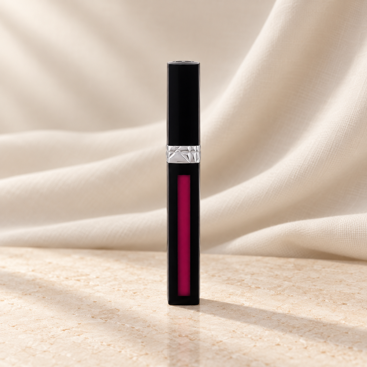 Dior Rouge Dior Liquid Matte 6 ml – produkt v prostředí