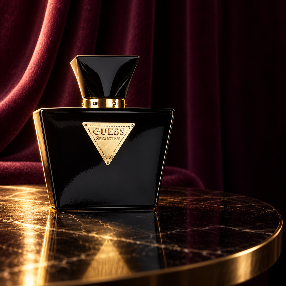 GUESS Seductive Noir 75 ml v večerním zátiší se sametem – MrRizz