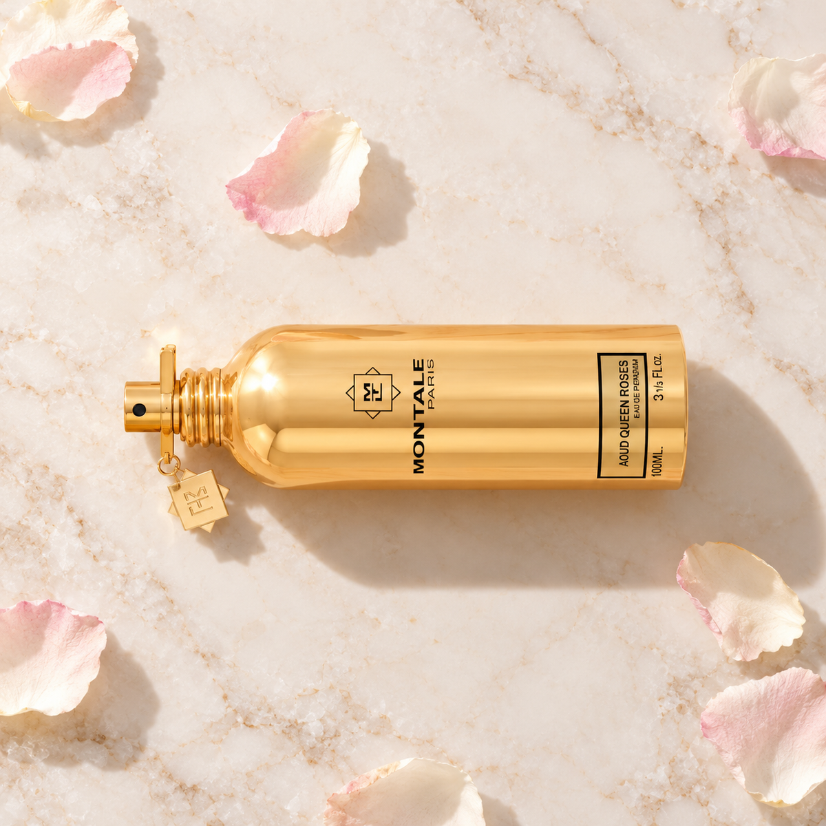 Montale Aoud Queen Roses 100 ml – parfém v prostředí, pohled shora s bočním stínem