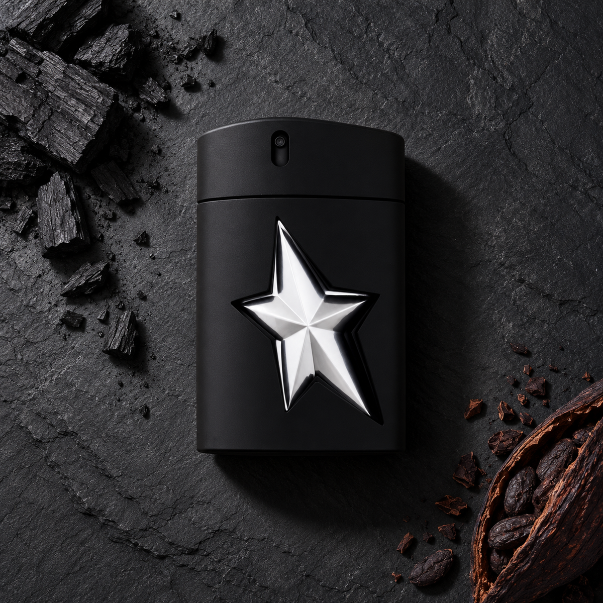 Mugler A*Men Fantasm 100 ml – parfém v prostředí, pohled shora s bočním stínem