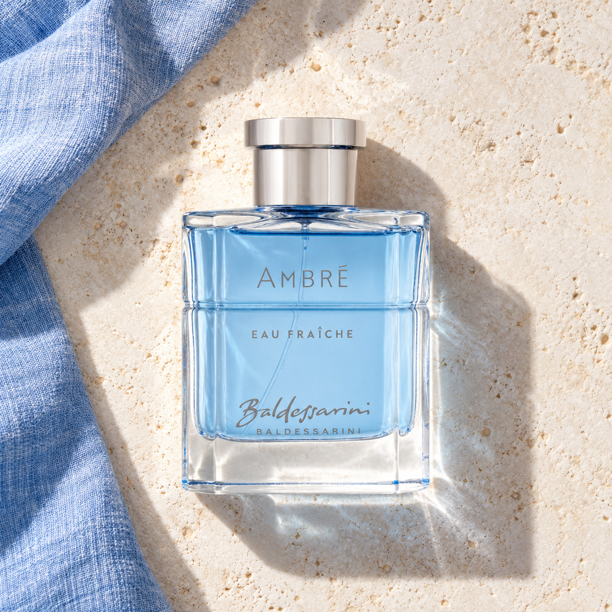 Baldessarini Ambré Eau Fraiche EDT 90 ml – parfém v prostředí, pohled shora s bočním stínem