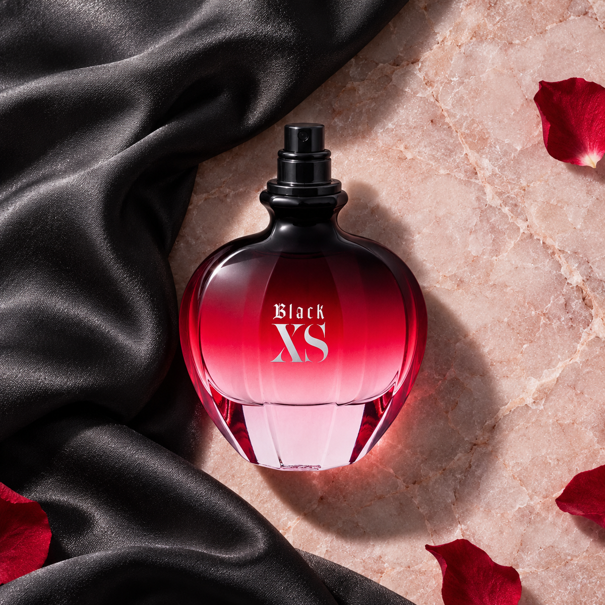 Paco Rabanne Black XS EDP 80 ml – parfém v prostředí, pohled shora s bočním stínem