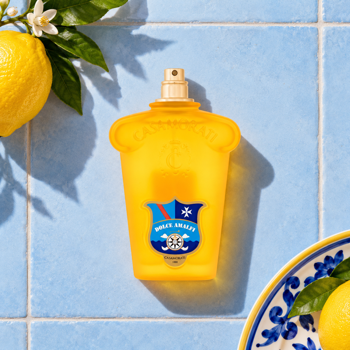Xerjoff Casamorati Dolce Amalfi EDP 100 ml – parfém v prostředí, pohled shora s bočním stínem