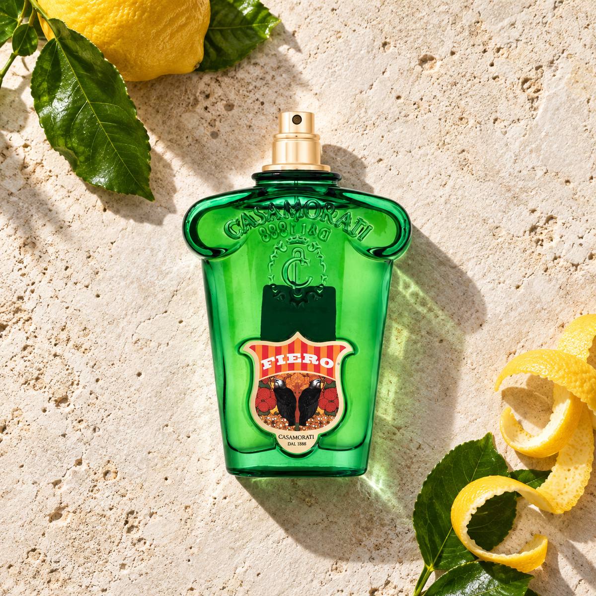 Xerjoff Casamorati 1888 Fiero EDP 100 ml – parfém v prostředí, pohled shora s bočním stínem
