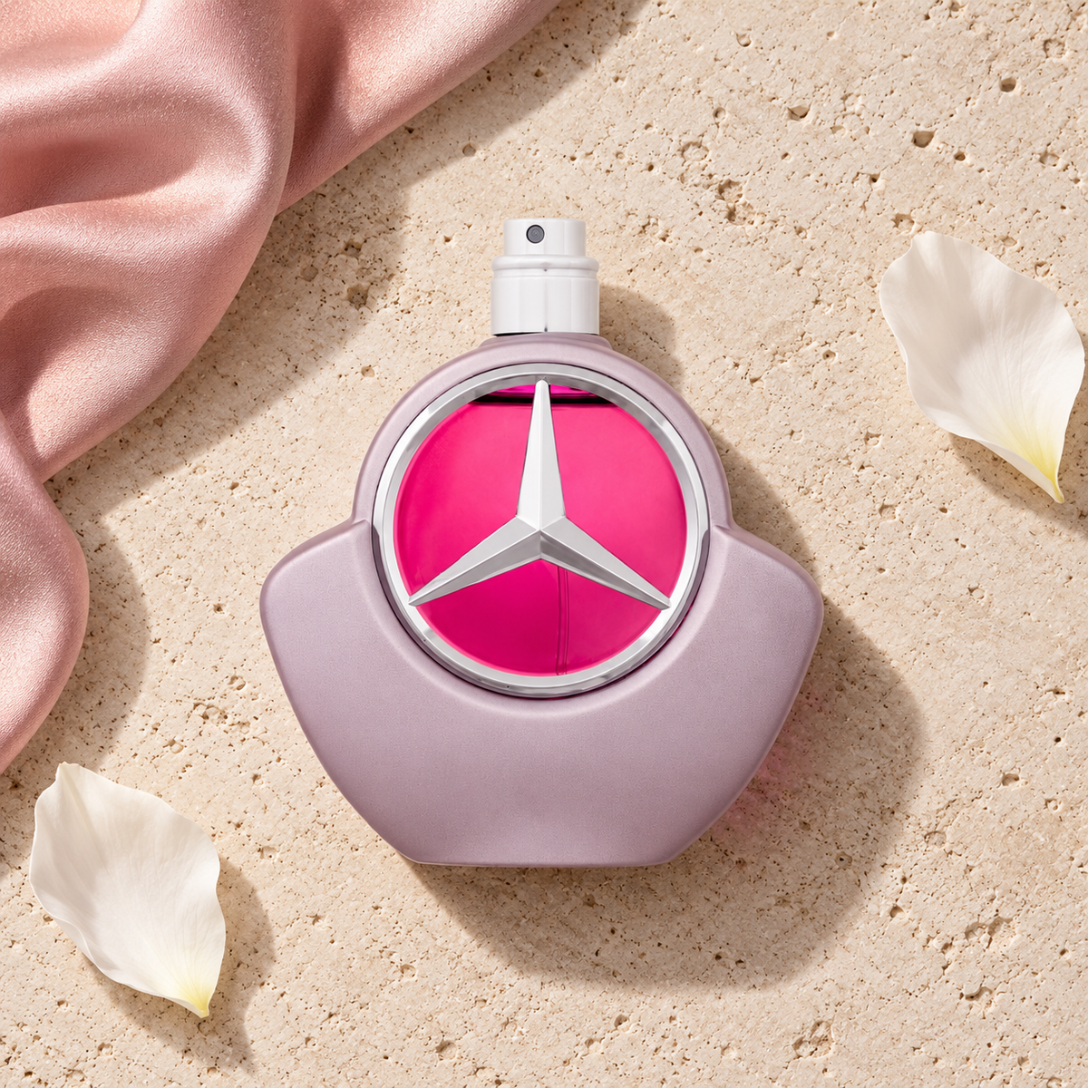 Mercedes-Benz Woman 90 ml – parfém v prostředí, pohled shora s bočním stínem