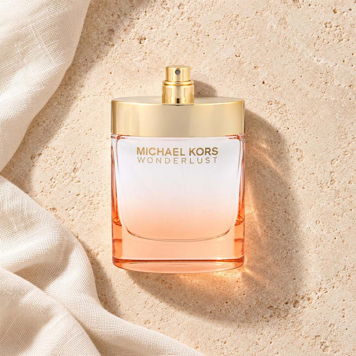 Michael Kors Wonderlust 100 ml – parfém v prostředí, pohled shora s bočním stínem