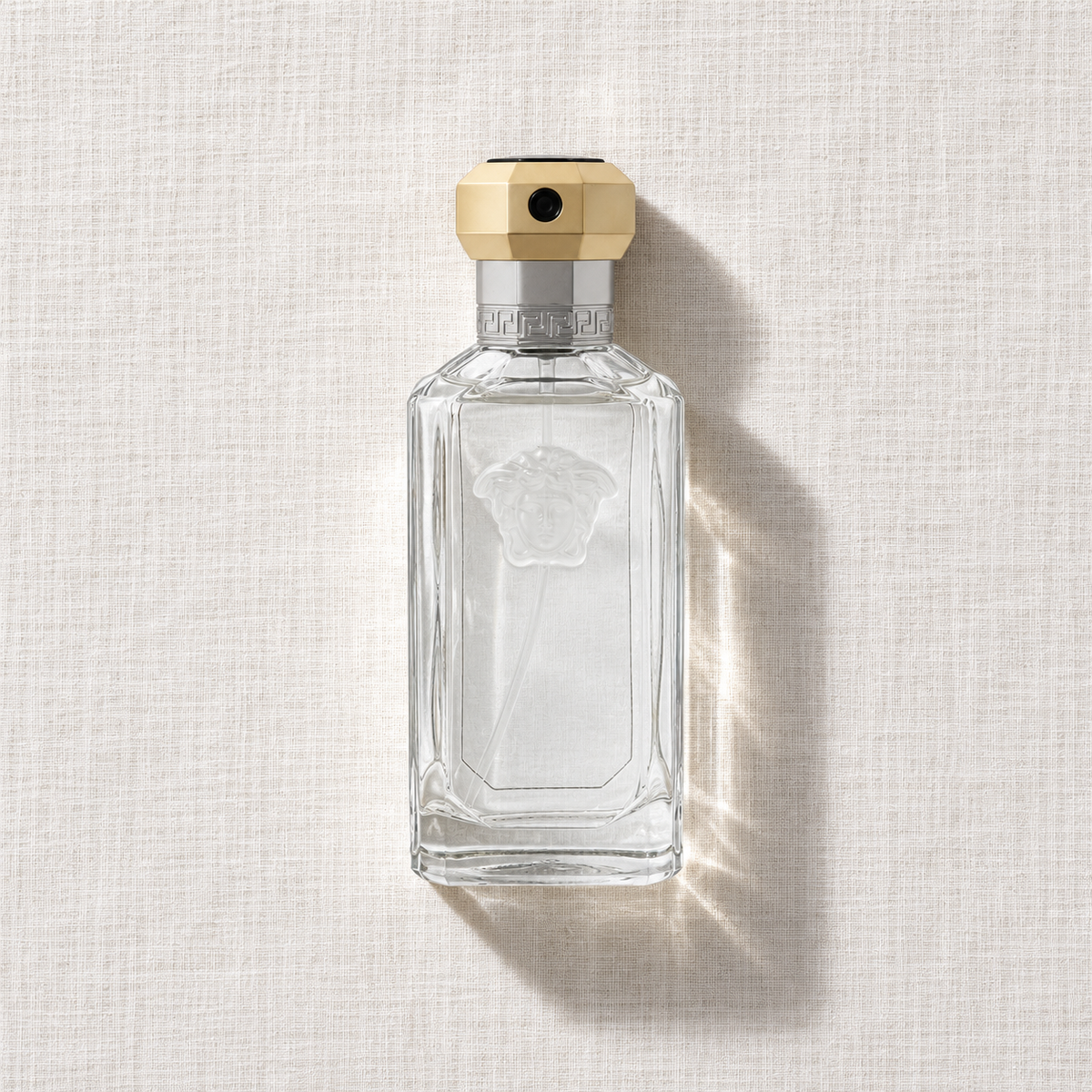 Versace The Dreamer EDT 50 ml – parfém v prostředí, pohled shora s bočním stínem
