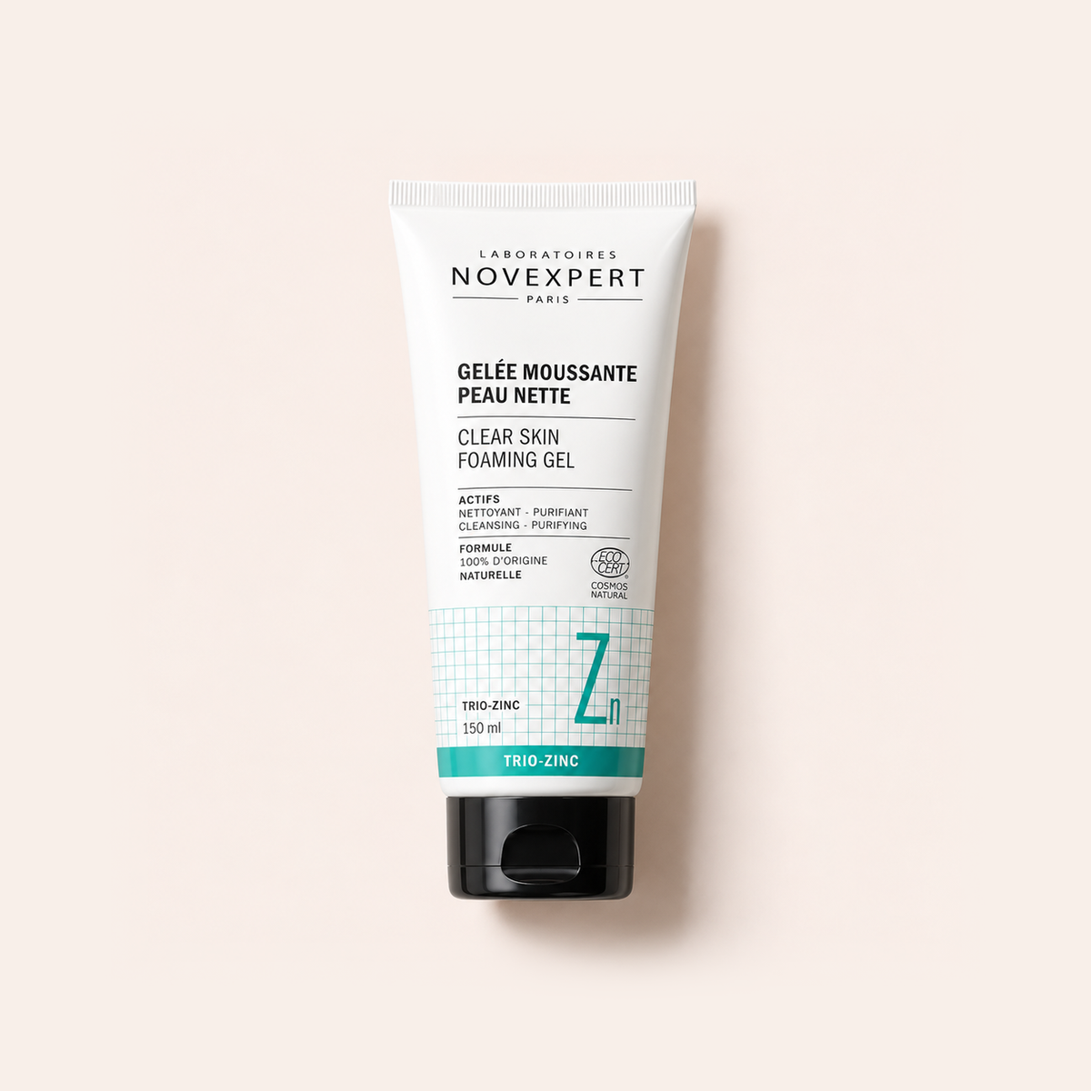 Čisticí gel Novexpert Trio-Zinc Clear Skin Foaming Gel 150 ml na béžovém pozadí – MrRizz