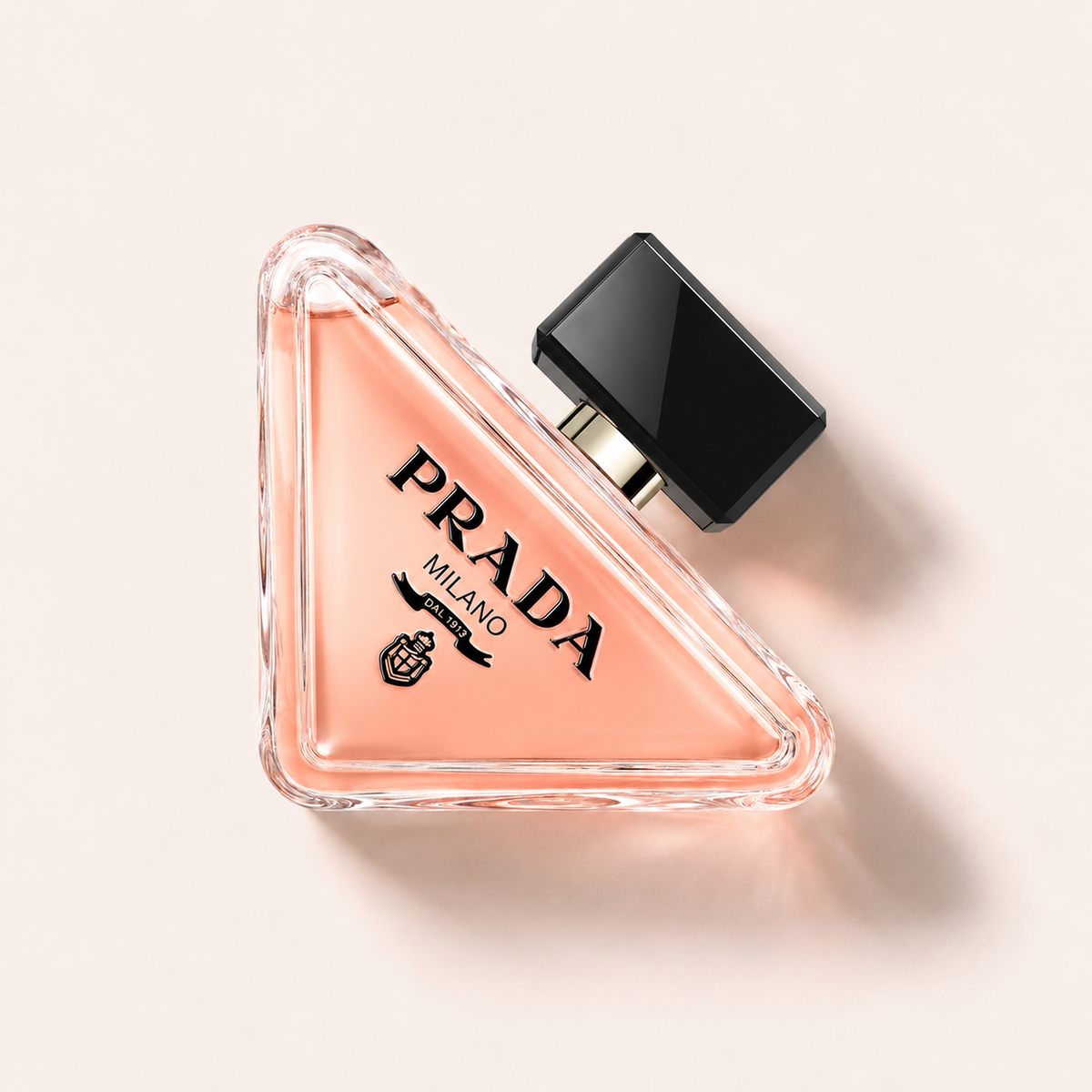 Prada Paradoxe EDP 90 ml, flakon na světlém pozadí – MrRizz