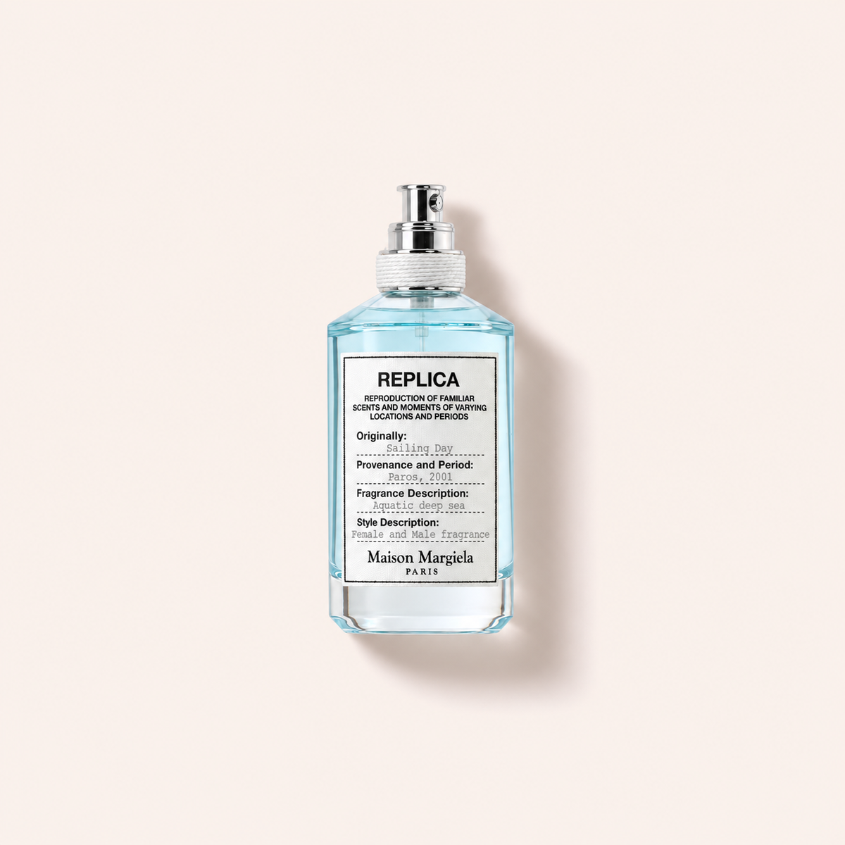 Maison Margiela Replica Sailing Day – flakon na světlém pozadí