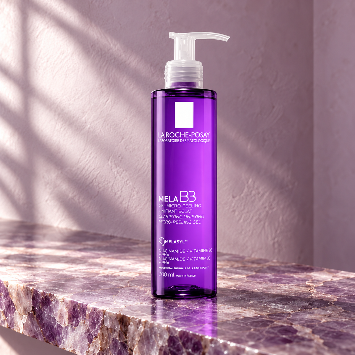 La Roche-Posay Mela B3 Clarifying Unifying Micro-Peeling Gel 200 ml – atmosférická fotografie – MrRizz