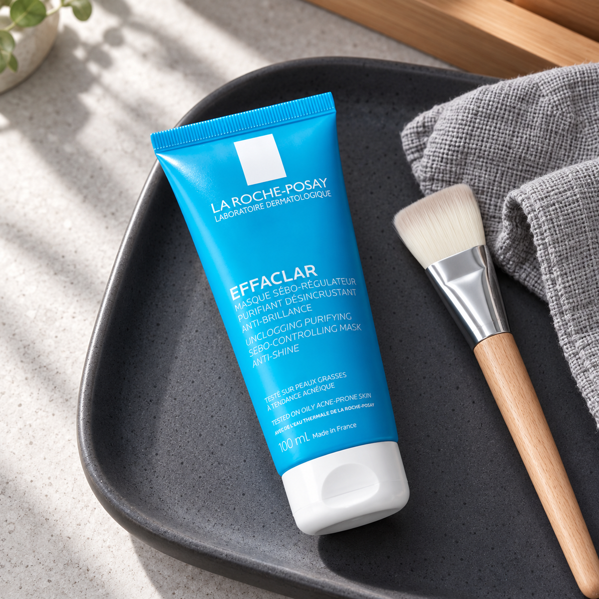 La Roche-Posay Effaclar Purifying 100 ml – atmosférická fotografie – MrRizz