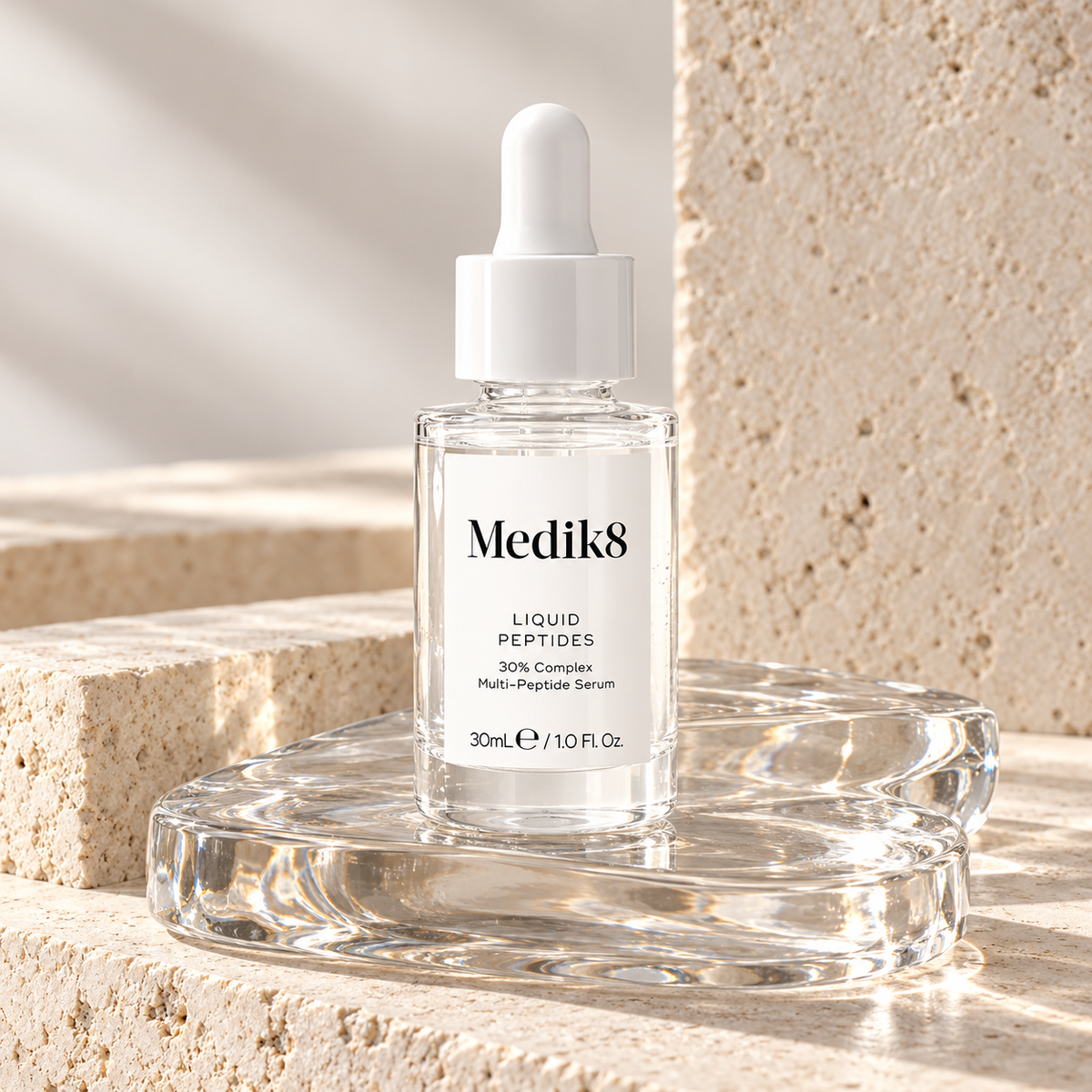 Medik8 Liquid Peptides 30% Complex Multi-Peptide Serum 30 ml – atmosférická fotografie – MrRizz