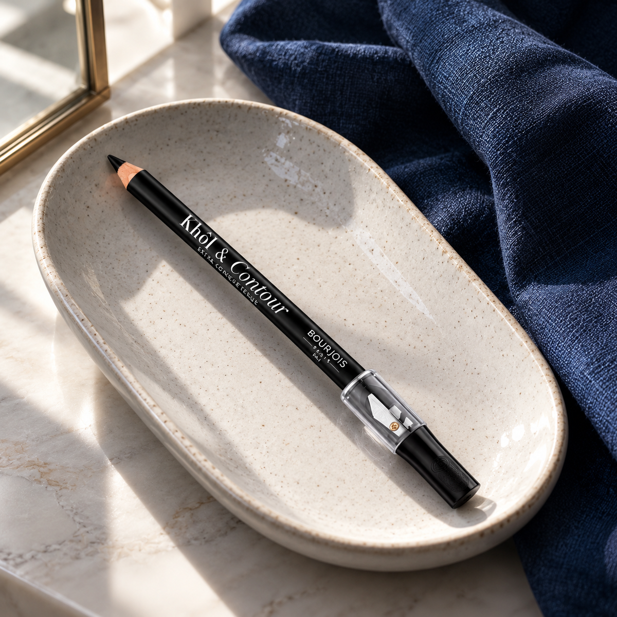 BOURJOIS Paris Khol & Contour & Sharpener 1,2 ml – atmosférická fotografie – MrRizz