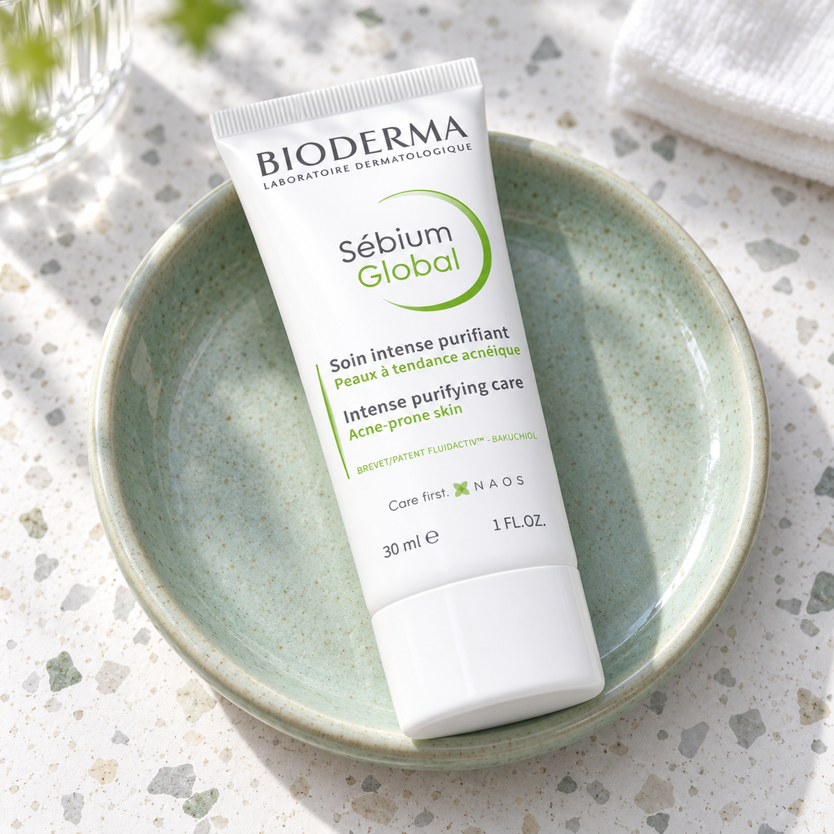 BIODERMA Sébium Global 30 ml – atmosférická fotografie – MrRizz