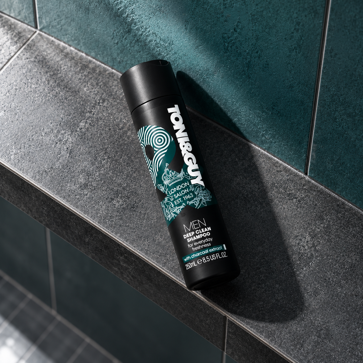 TONI&GUY Men Deep Clean 250 ml – atmosférická fotografie – MrRizz