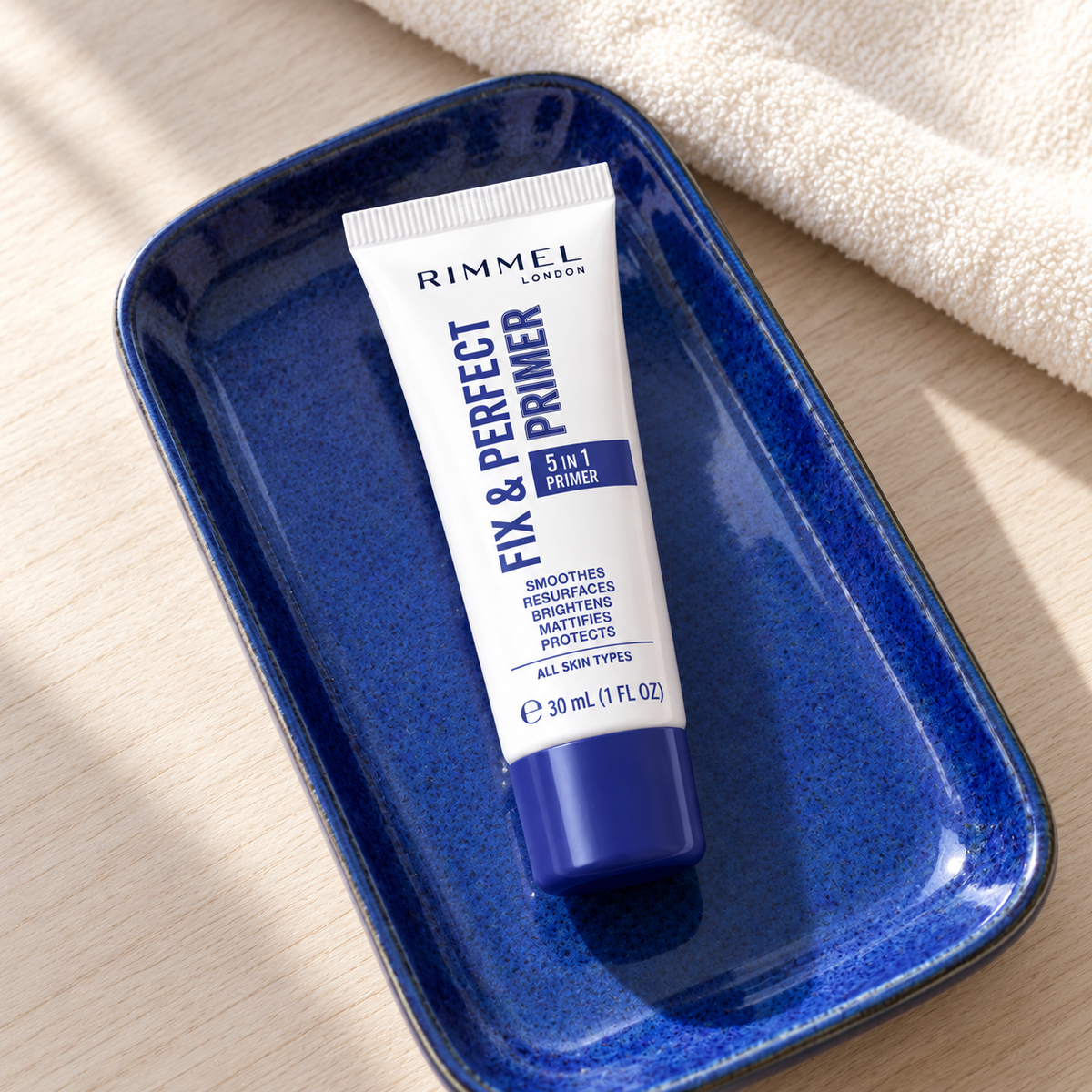 Rimmel London Fix & Perfect PRO 30 ml – atmosférická fotografie – MrRizz