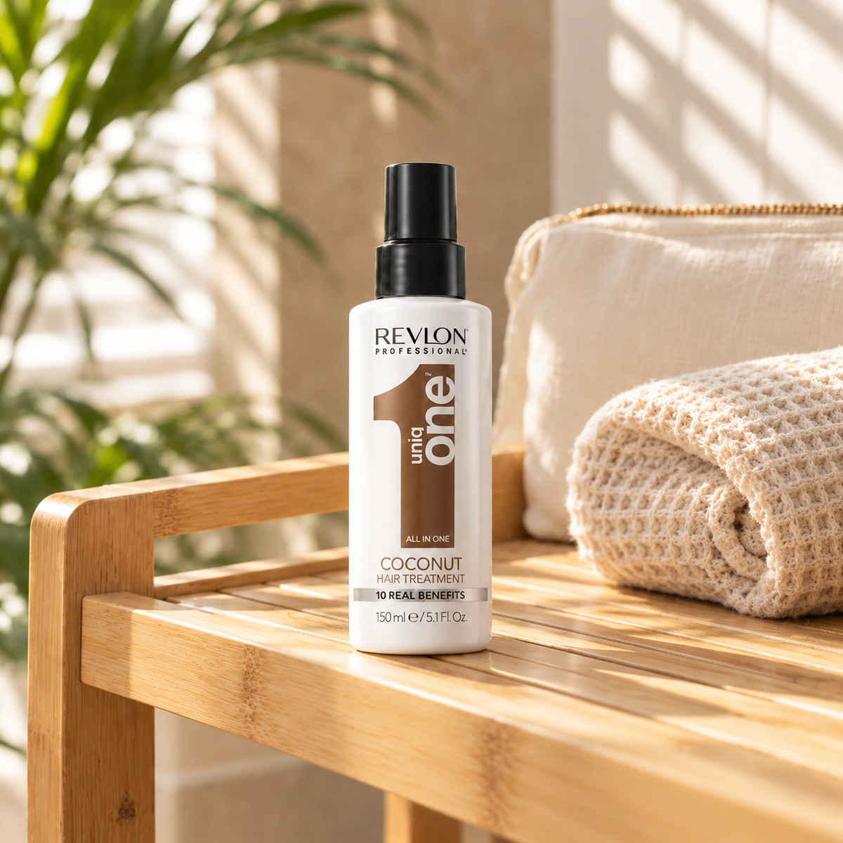 Revlon Professional Uniq One Coconut 150 ml – atmosférická fotografie – MrRizz