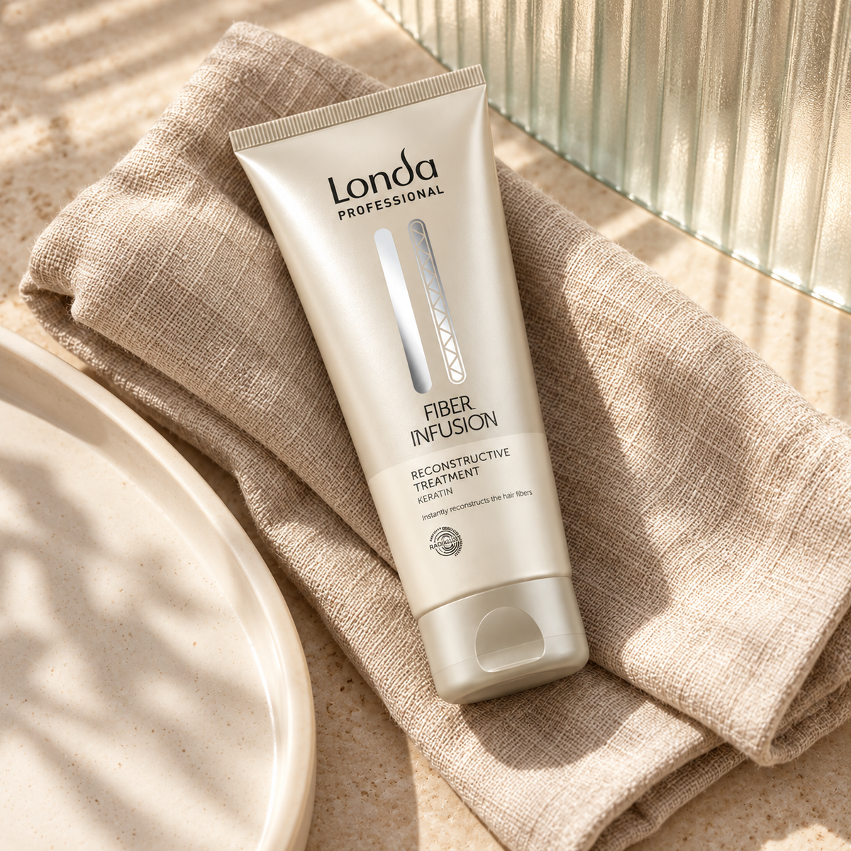 Londa Professional Fiber Infusion Reconstructive Treatment 200 ml – atmosférická fotografie – MrRizz