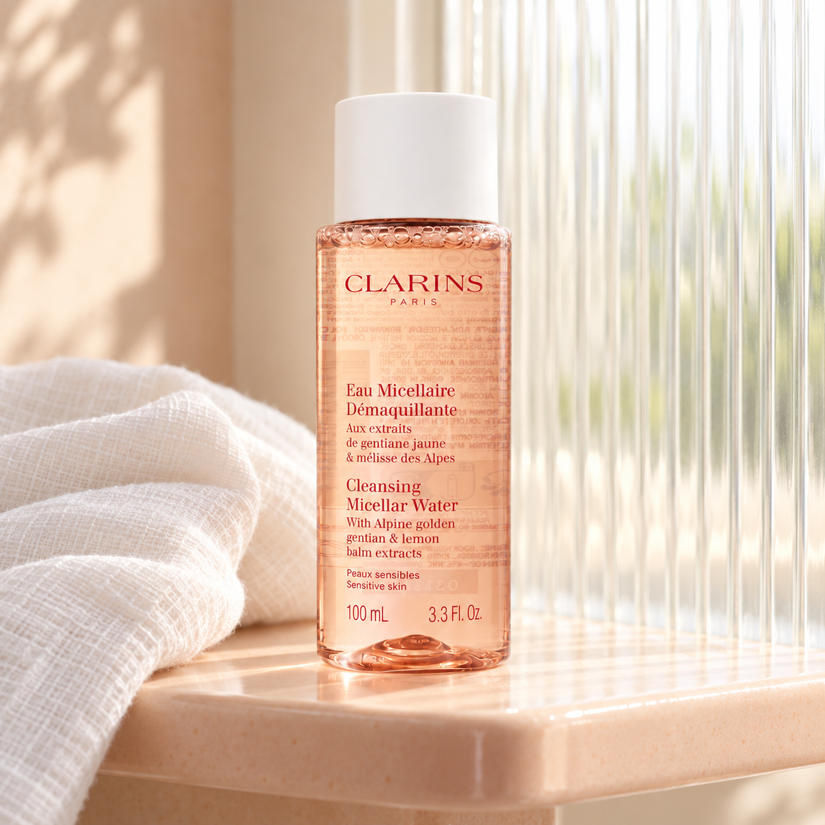 Clarins Cleansing Micellar Water 100 ml – atmosférická fotografie – MrRizz